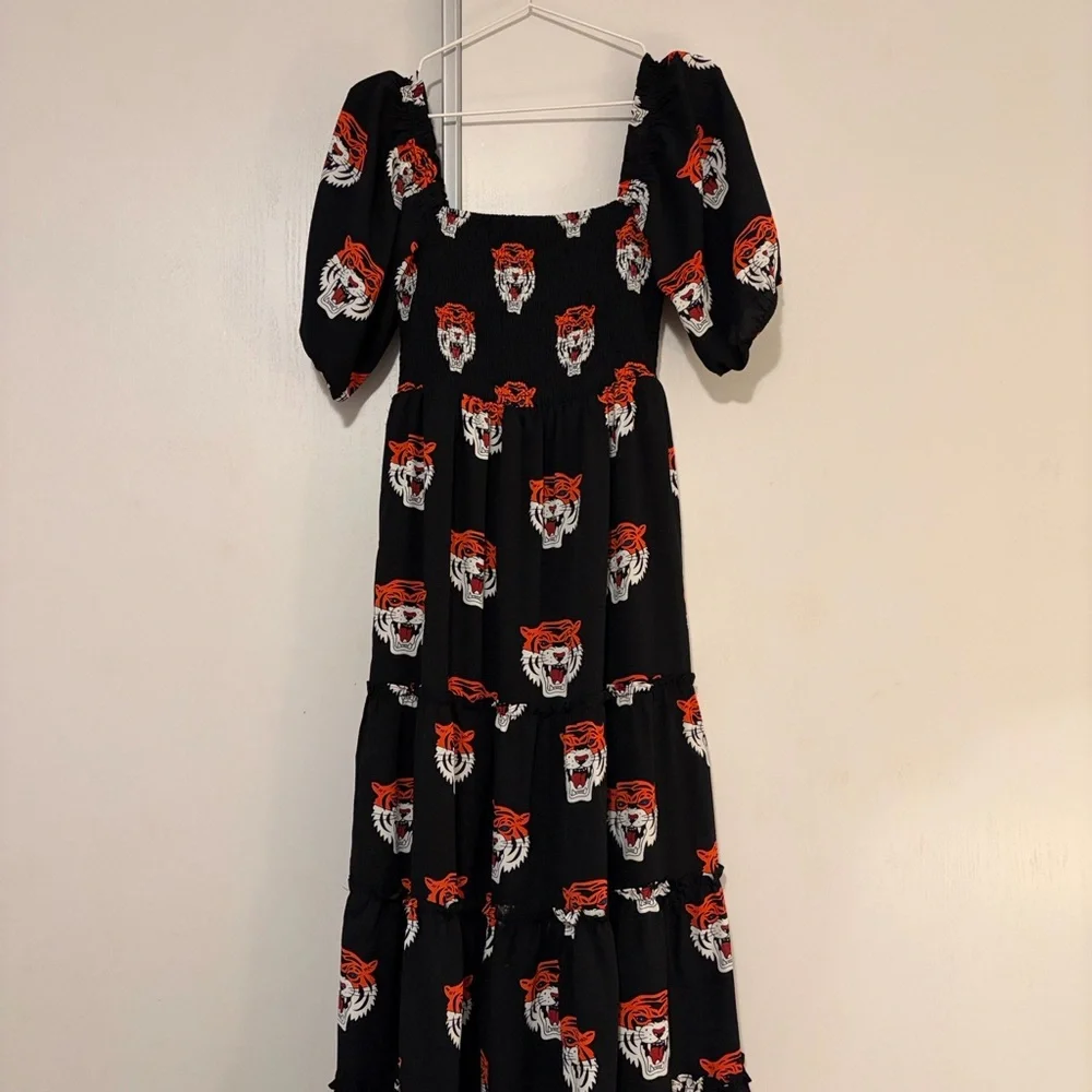 Dressed in Lala Black Tiger Print Women's Dress - Picture 4 of 8